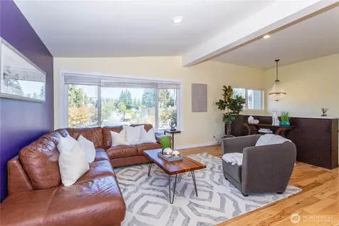 3905 NE 6th Street Renton WA 98056