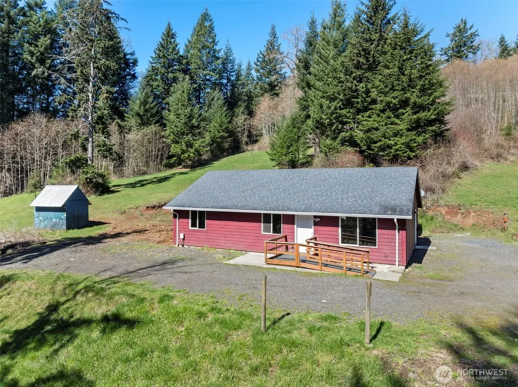 110 Sunny Basin Road Castle Rock WA 98611