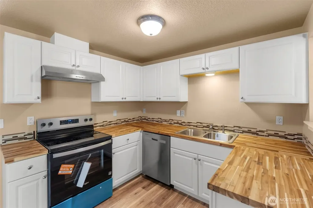 110 Sunny Basin Road Castle Rock WA 98611