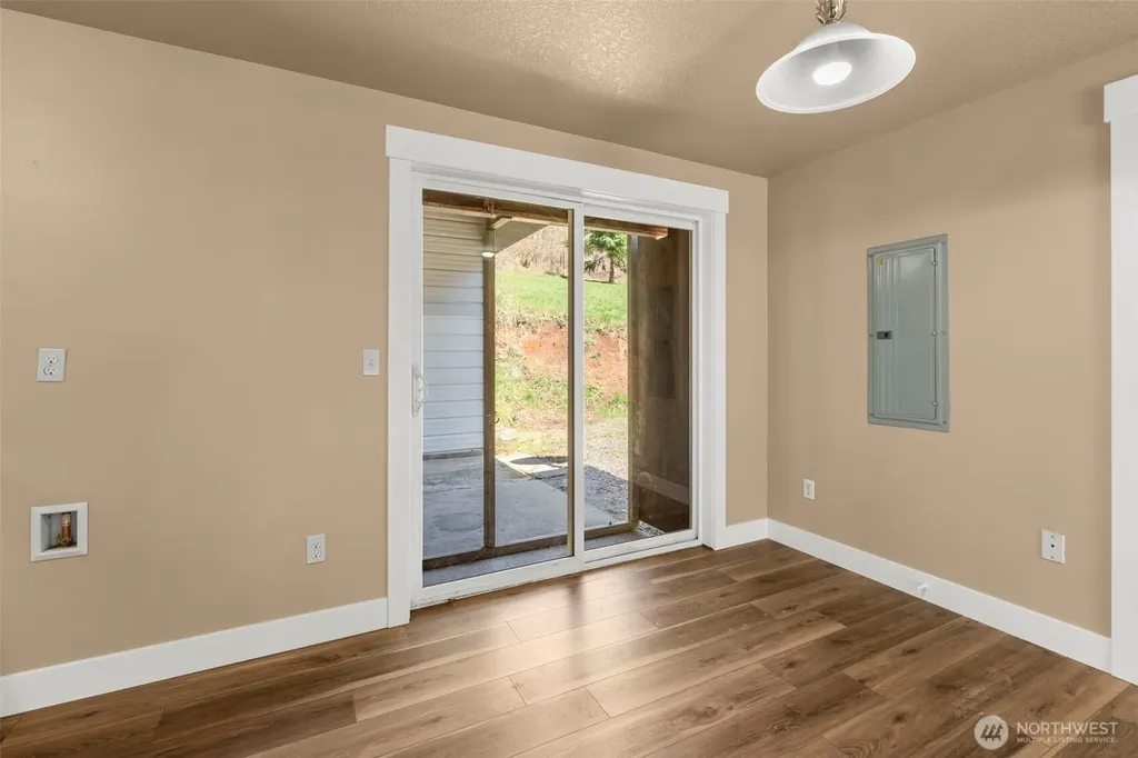 110 Sunny Basin Road Castle Rock WA 98611