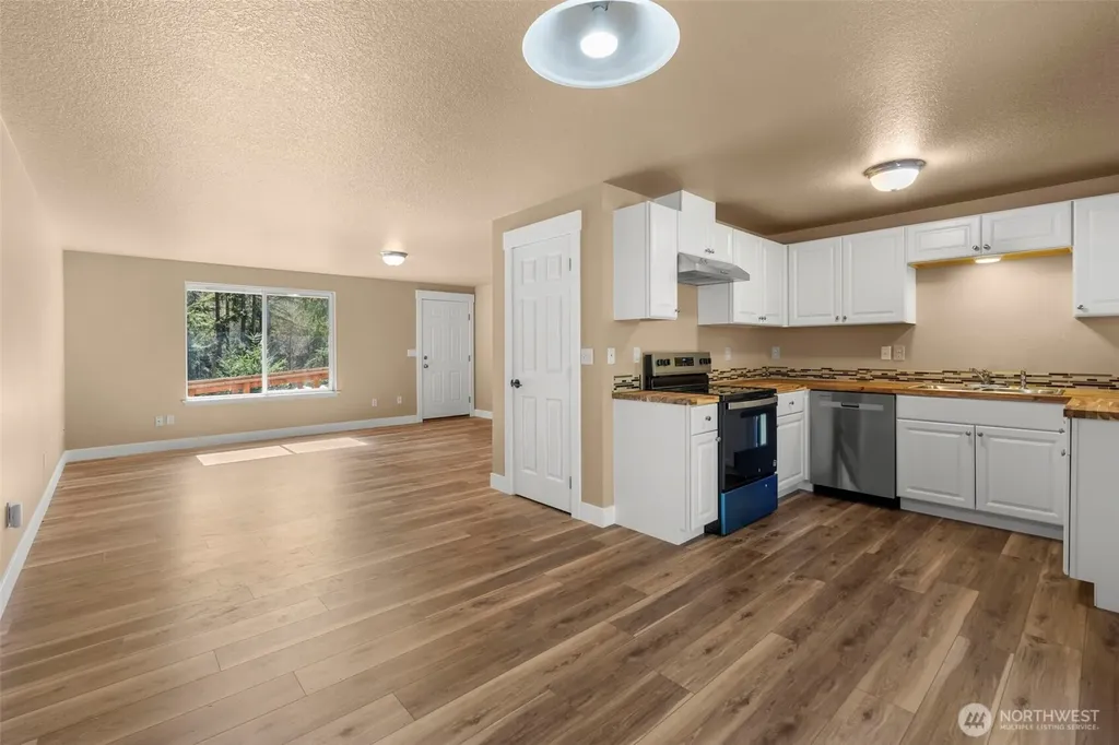 110 Sunny Basin Road Castle Rock WA 98611
