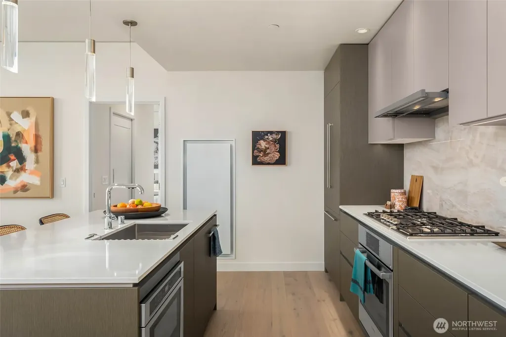 2510 6th Avenue Seattle WA 98121