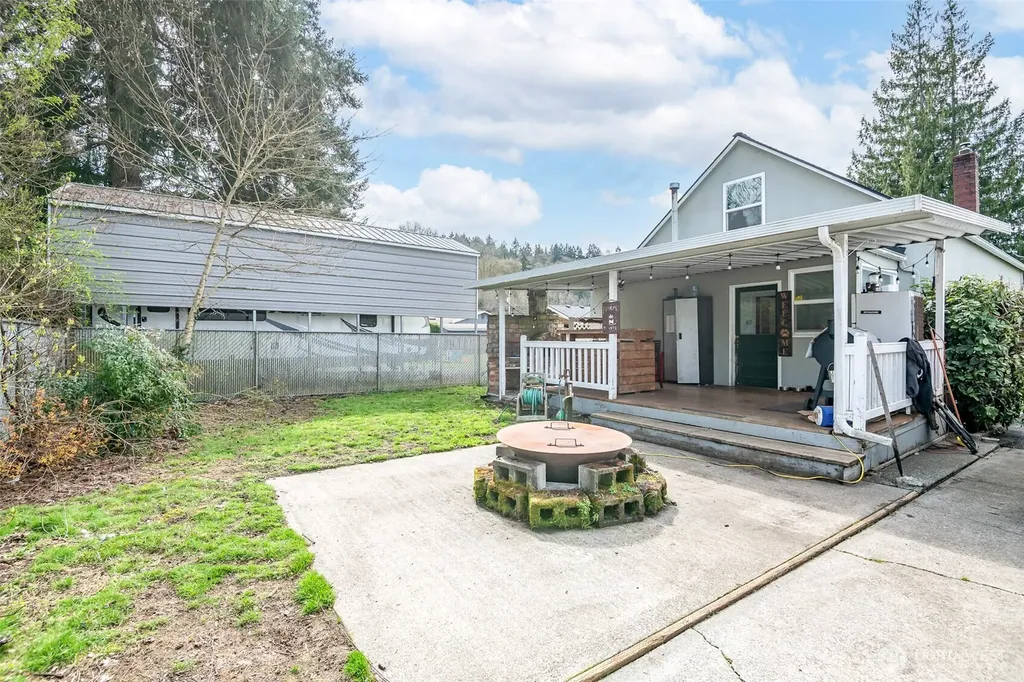 1219 21st Street SE Puyallup WA 98372