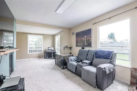1219 21st Street SE Puyallup WA 98372