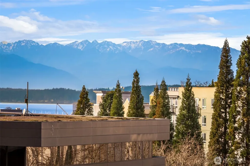 2720 3rd Avenue Seattle WA 98121