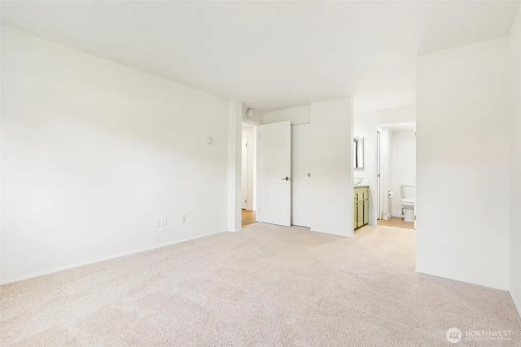 1315 S Puget Drive Renton WA 98055