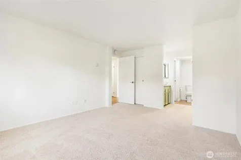 1315 S Puget Drive Renton WA 98055