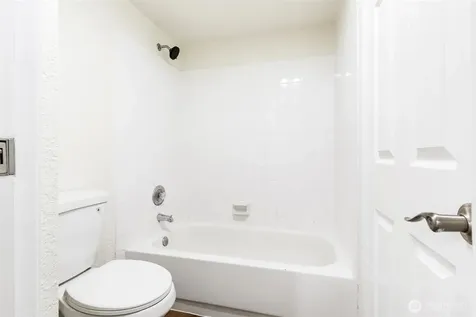 1315 S Puget Drive Renton WA 98055