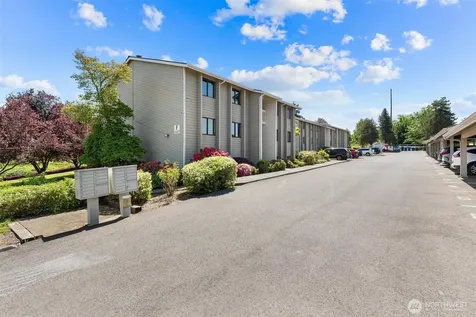 1315 S Puget Drive Renton WA 98055