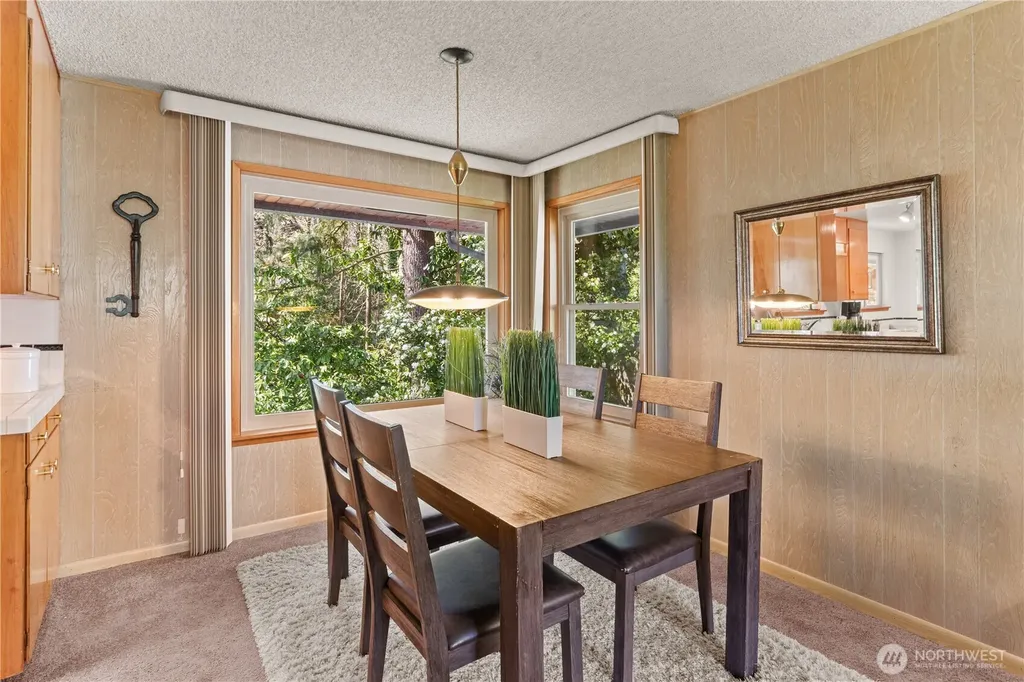 15829 4th Avenue SW Burien WA 98166