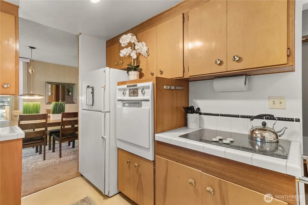 15829 4th Avenue SW Burien WA 98166
