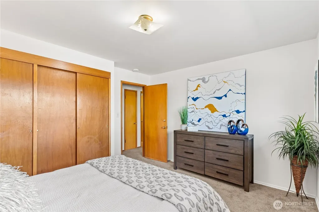 15829 4th Avenue SW Burien WA 98166