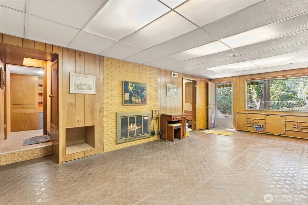 15829 4th Avenue SW Burien WA 98166