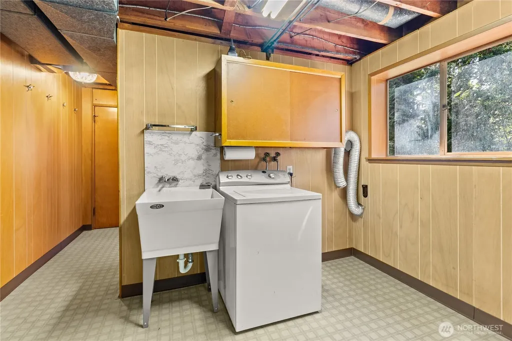 15829 4th Avenue SW Burien WA 98166