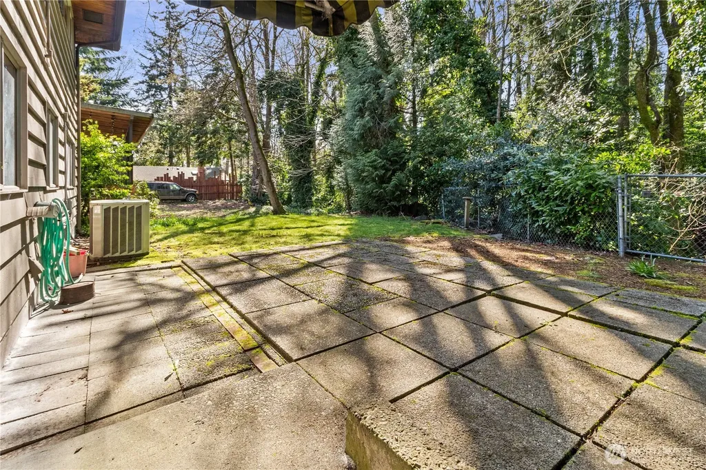 15829 4th Avenue SW Burien WA 98166