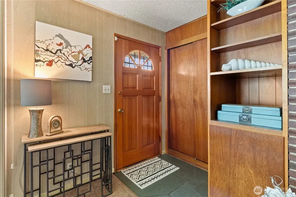 15829 4th Avenue SW Burien WA 98166