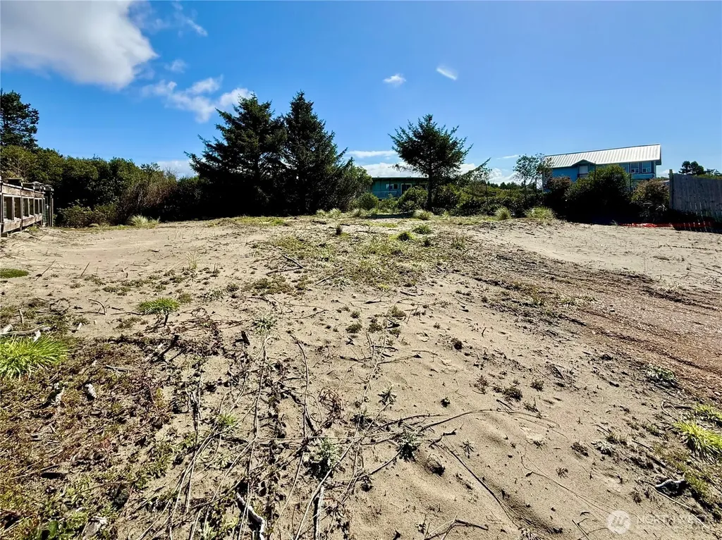 578 Sand Dune Avenue SW Ocean Shores WA 98569