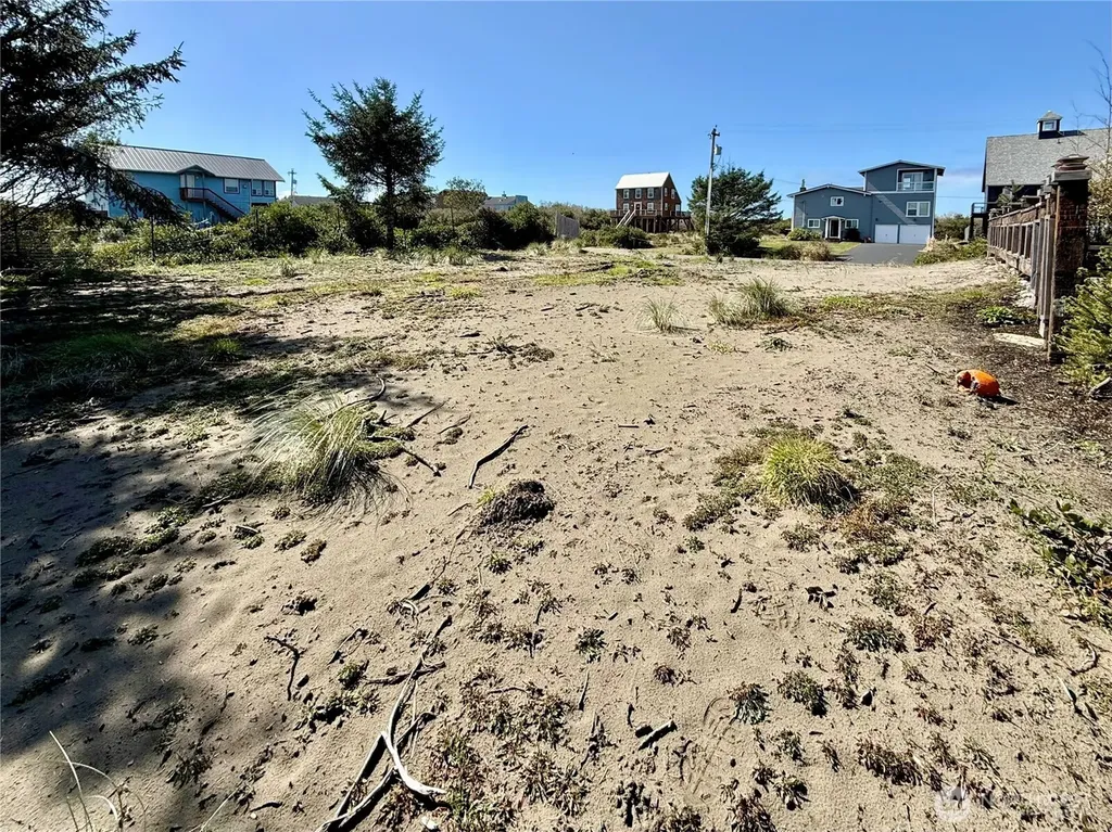578 Sand Dune Avenue SW Ocean Shores WA 98569