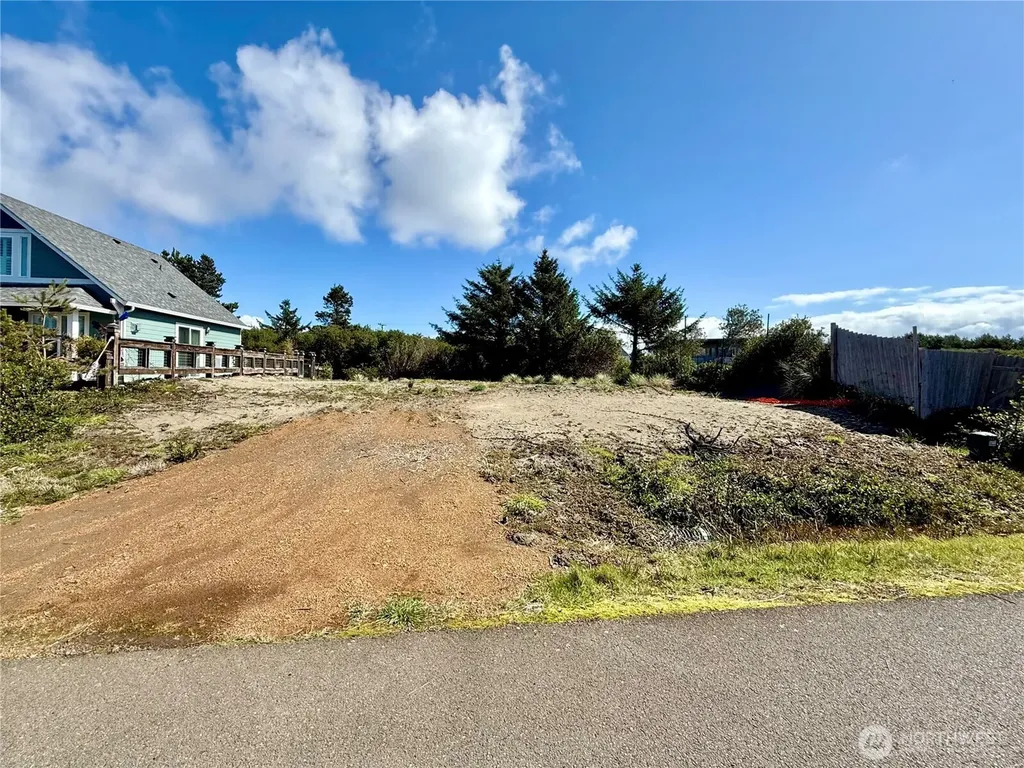 578 Sand Dune Avenue SW Ocean Shores WA 98569