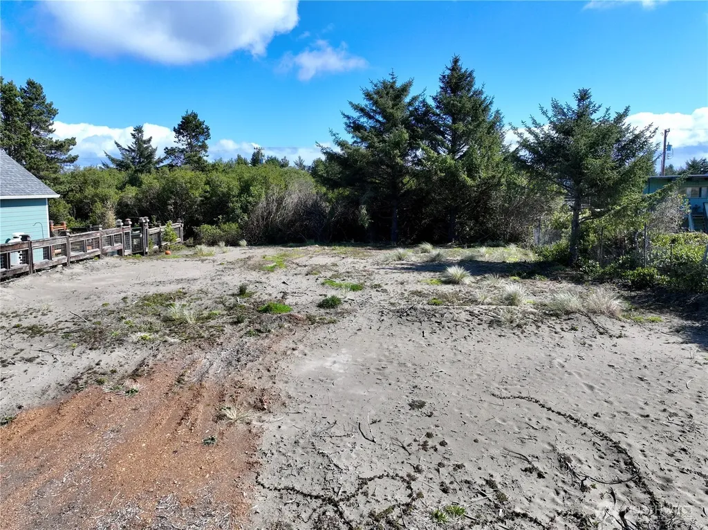 578 Sand Dune Avenue SW Ocean Shores WA 98569