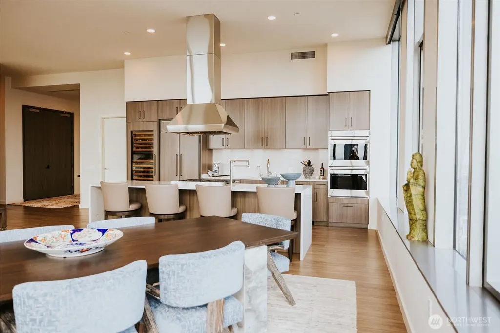 1340 4th Avenue Seattle WA 98101