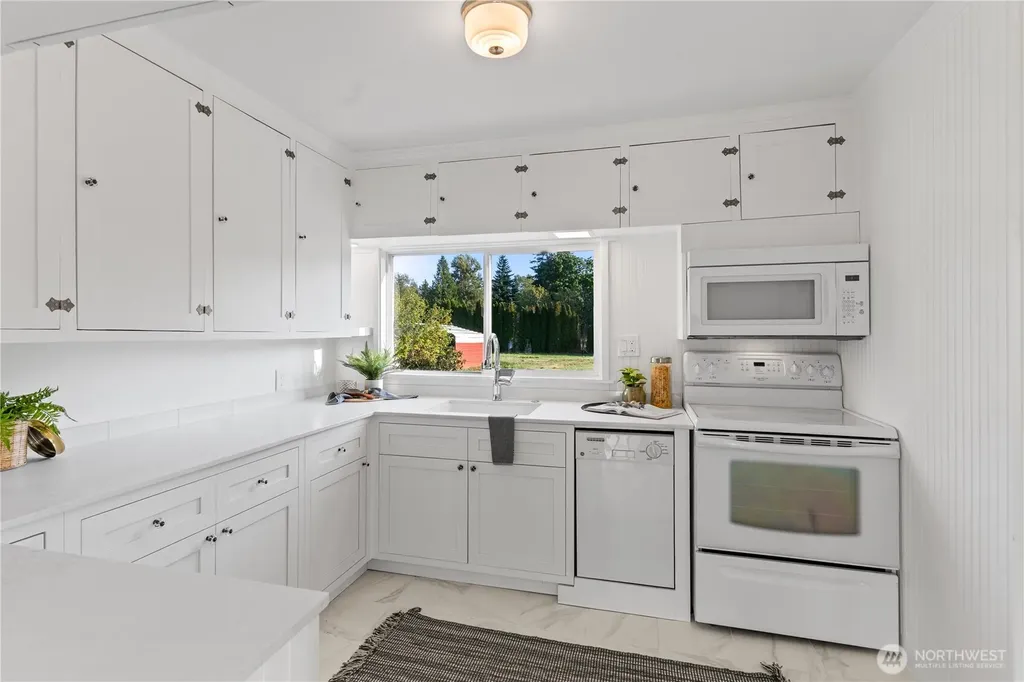 1371 W Axton Road Ferndale WA 98248