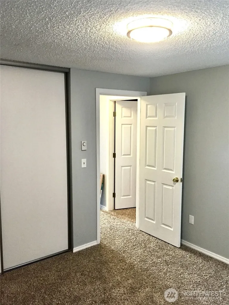328 Burnett Avenue N Renton WA 98057