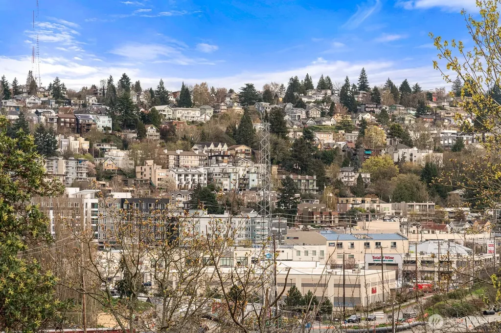 2562 Thorndyke Avenue W Seattle WA 98199