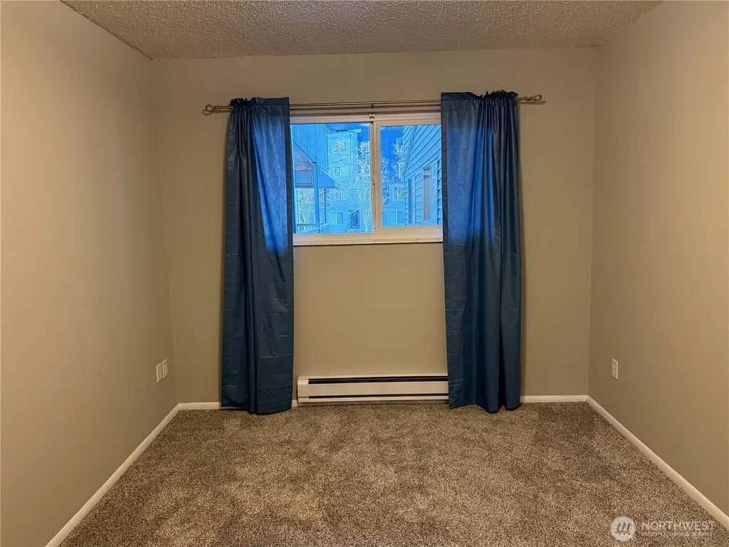 2562 Thorndyke Avenue W Seattle WA 98199
