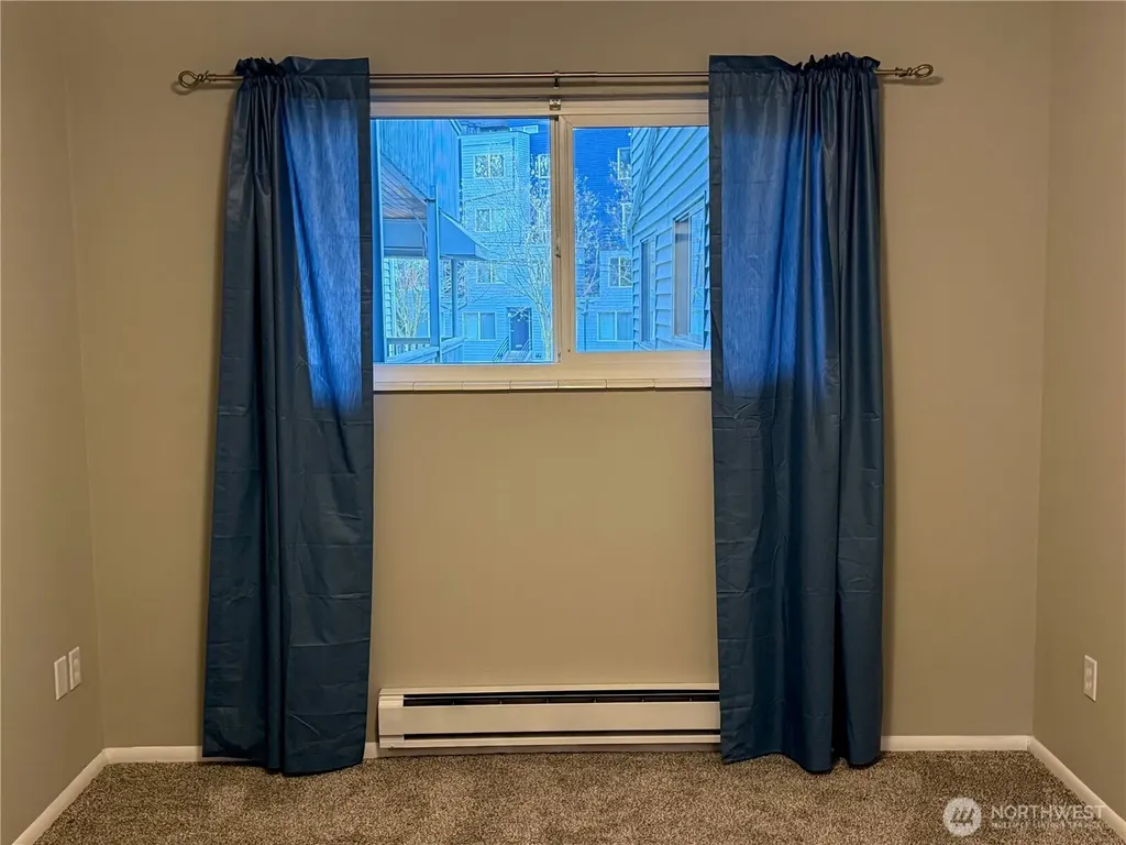 2562 Thorndyke Avenue W Seattle WA 98199
