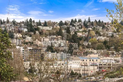 2562 Thorndyke Avenue W Seattle WA 98199