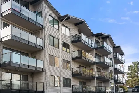 2562 Thorndyke Avenue W Seattle WA 98199
