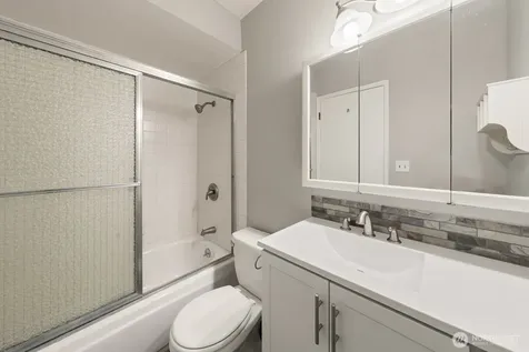 2562 Thorndyke Avenue W Seattle WA 98199