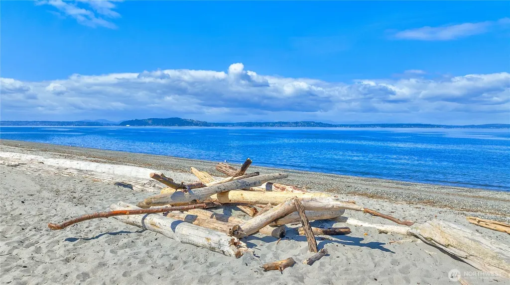 1708 Alki Avenue SW Seattle WA 98116