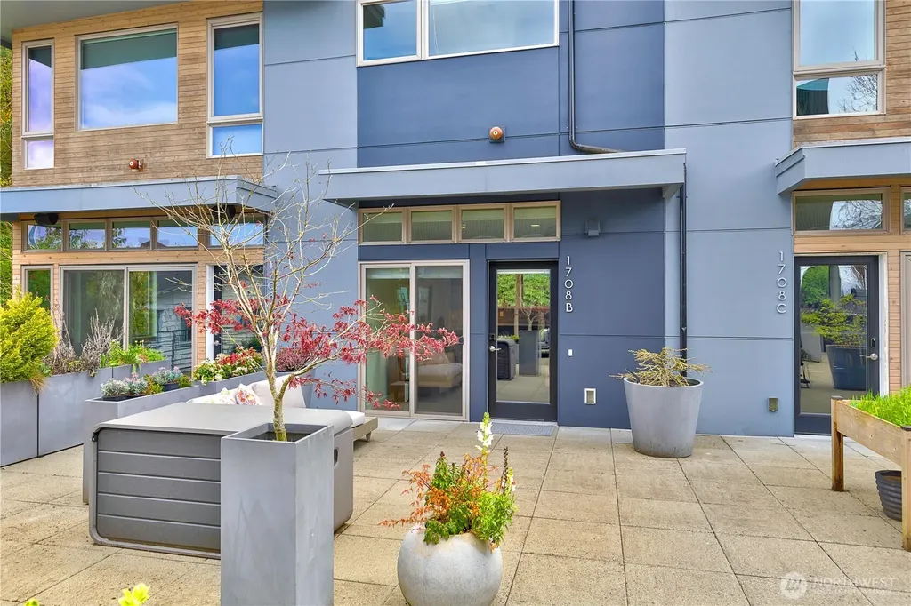 1708 Alki Avenue SW Seattle WA 98116