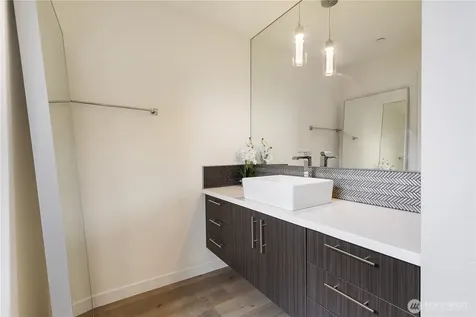 1708 Alki Avenue SW Seattle WA 98116