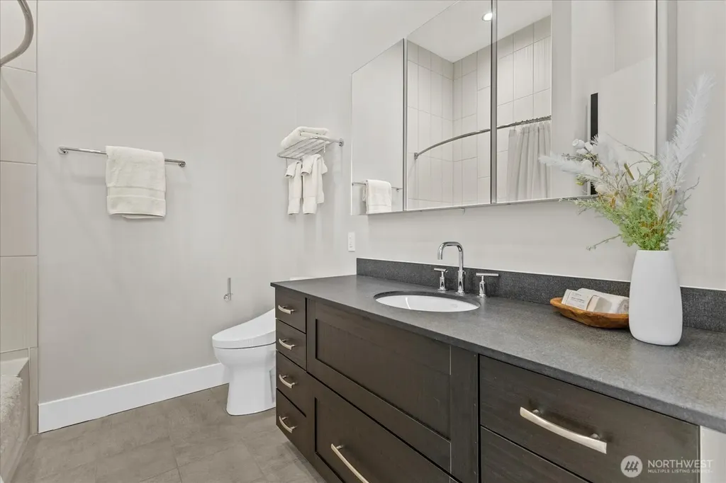 900 Lenora Street Seattle WA 98121