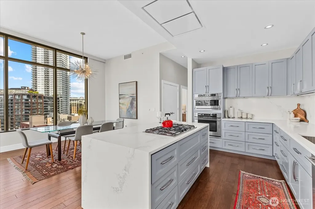 900 Lenora Street Seattle WA 98121