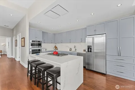 900 Lenora Street Seattle WA 98121