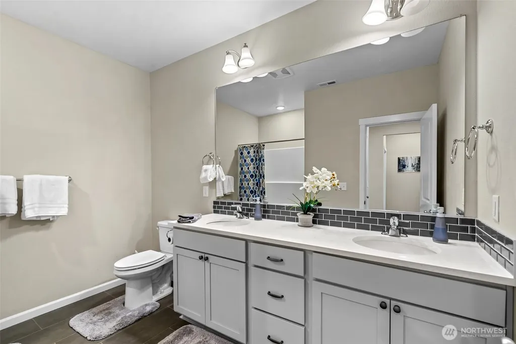 911 NE 7th Avenue Quincy WA 98848