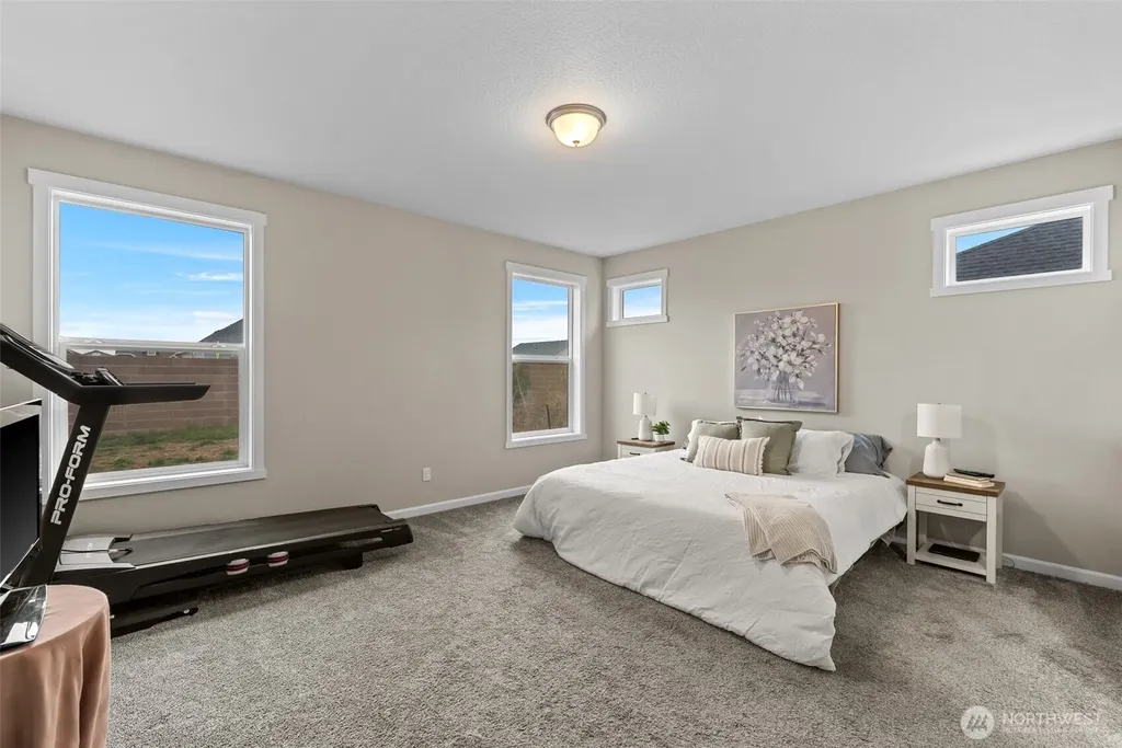 911 NE 7th Avenue Quincy WA 98848