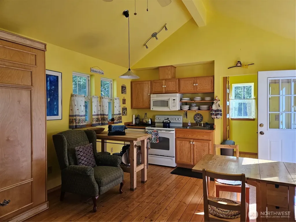 41 N Picnic Drive NW Lilliwaup WA 98555