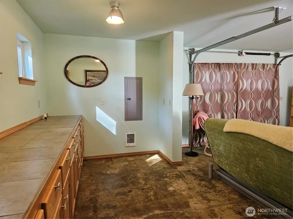 41 N Picnic Drive NW Lilliwaup WA 98555