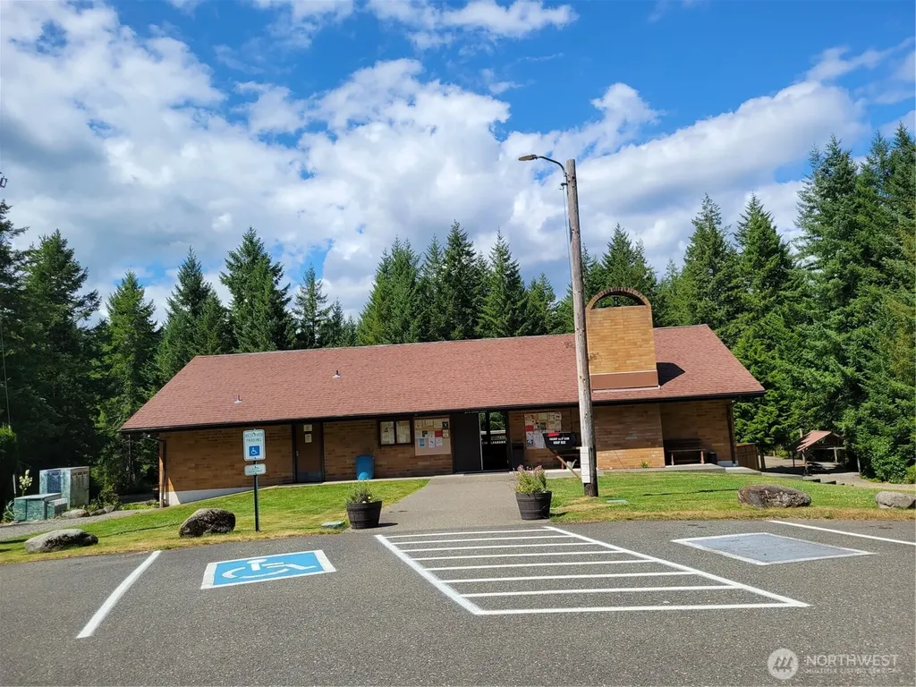 41 N Picnic Drive NW Lilliwaup WA 98555