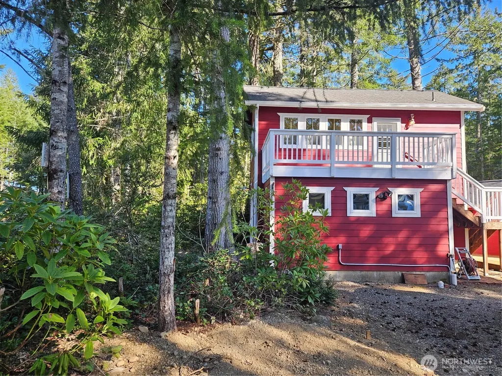 41 N Picnic Drive NW Lilliwaup WA 98555