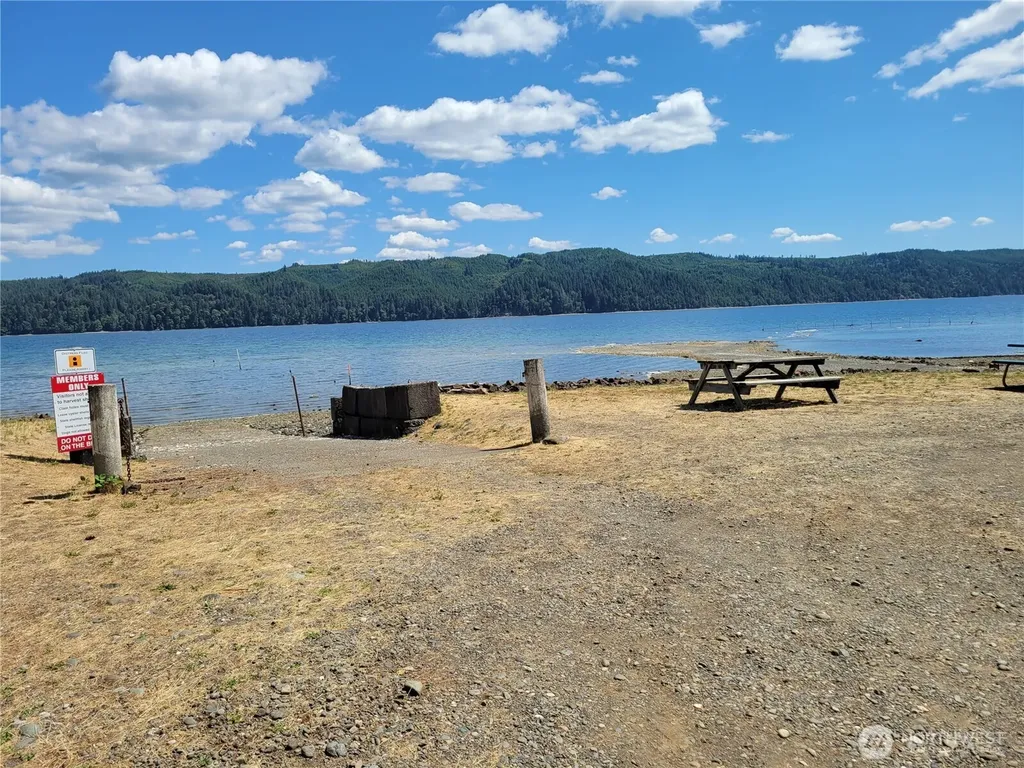 41 N Picnic Drive NW Lilliwaup WA 98555