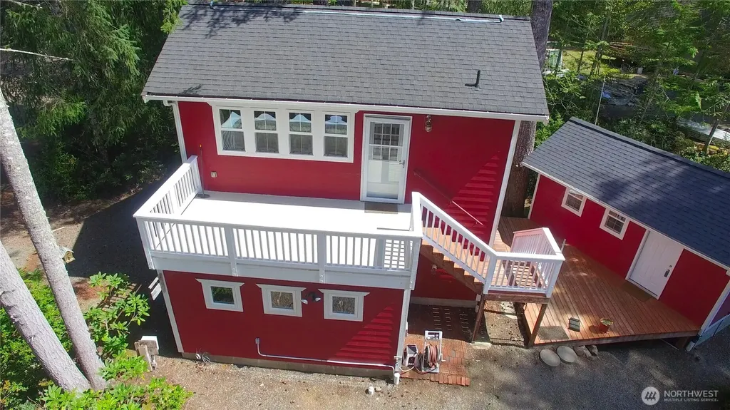 41 N Picnic Drive NW Lilliwaup WA 98555