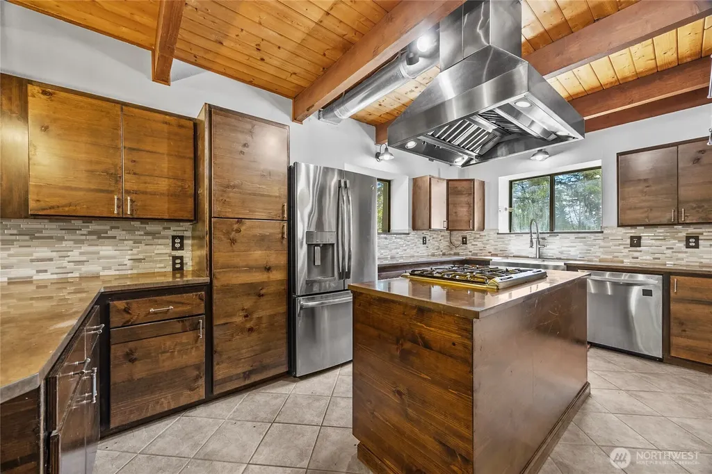 16318 82nd Street NW Lakebay WA 98349