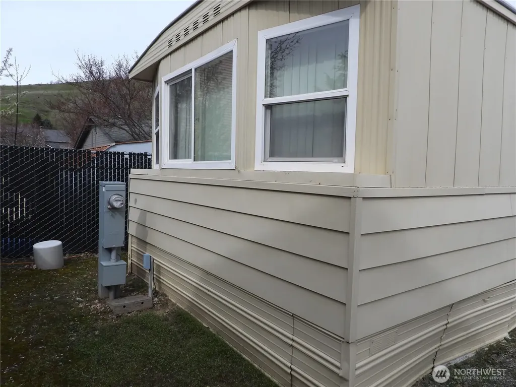 1608 N Western Avenue Wenatchee WA 98801