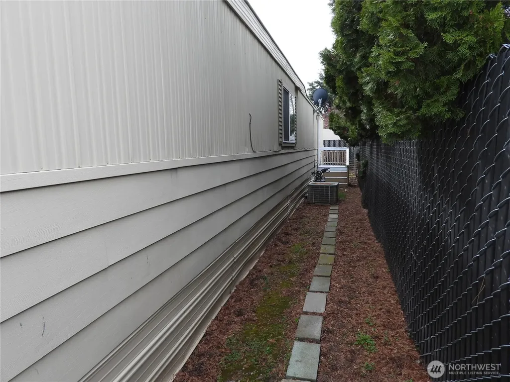 1608 N Western Avenue Wenatchee WA 98801